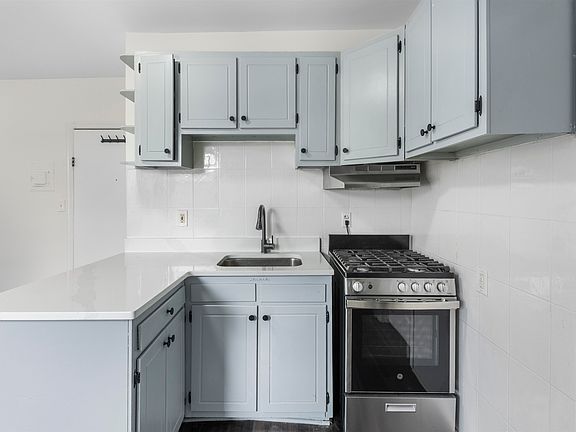 4th image of 676 Chestnut St Floor 3