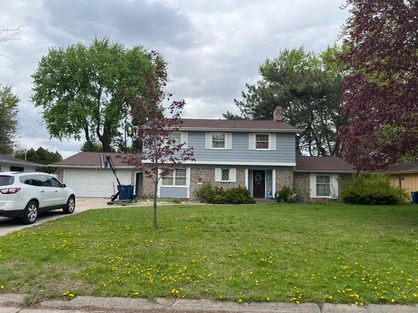 4710 Village Dr, Saginaw, MI 48638