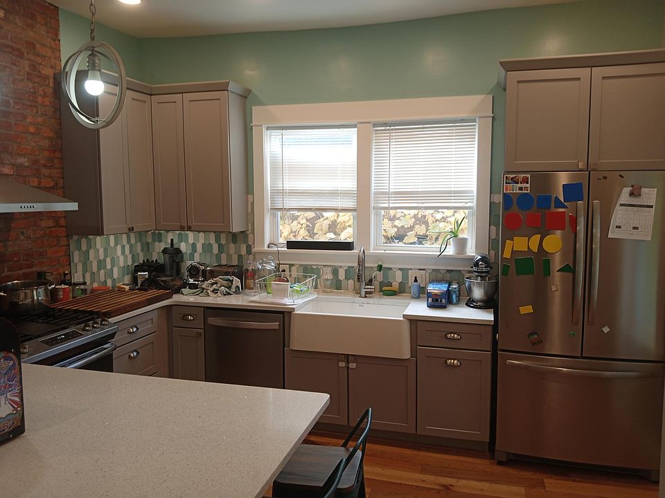 1st image of 190 Baynes St #1