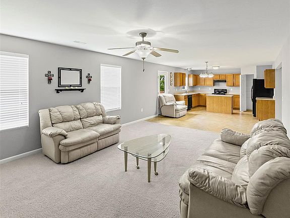 2nd image of 1557 Autumn Lakes Ln