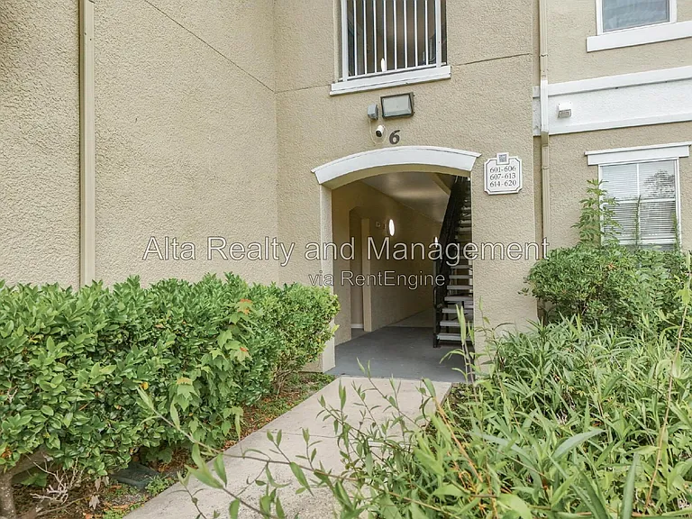 8290 Gate Pkwy #601 — Photo 2
