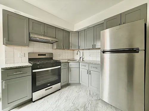 946 Sanger St #2 Photo 1