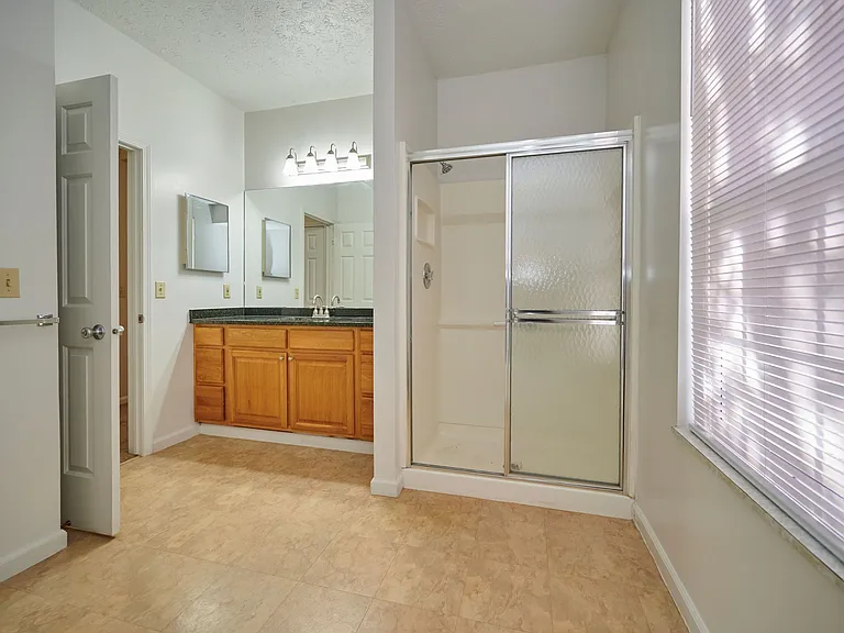 Grand Bay Apartments and Townhomes — Photo 75