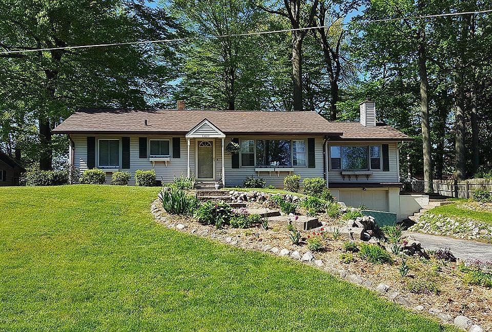 1st image of 6839 Woodland Ct