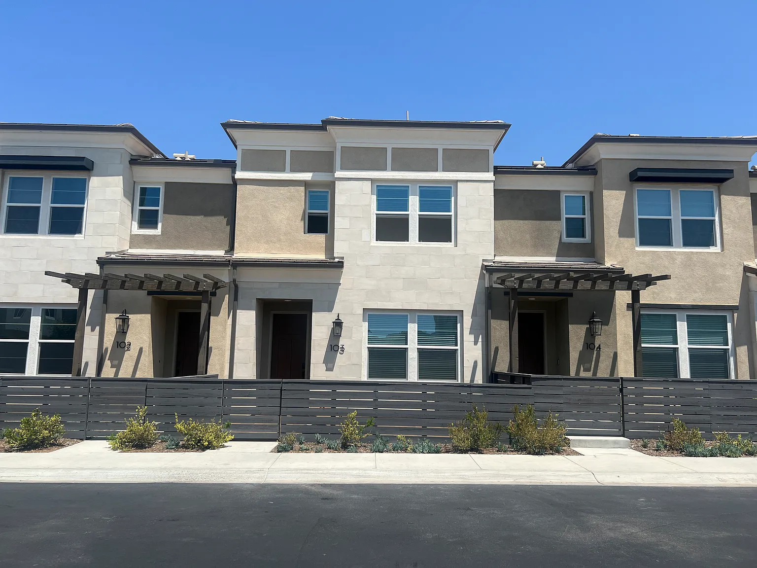 3 bed, 1497 sqft, $3,500 — Photo 2