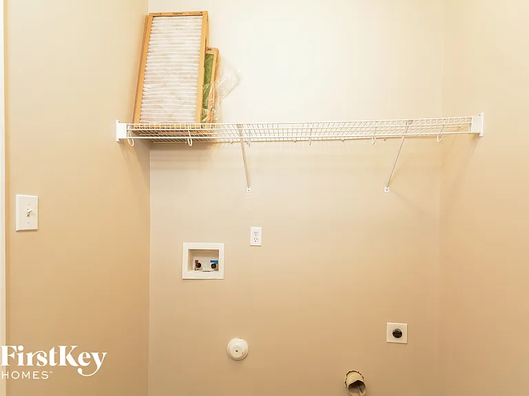 2123 Gillwell Ln — Photo 13