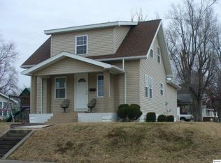 927 S 17th St, Quincy, IL 62301