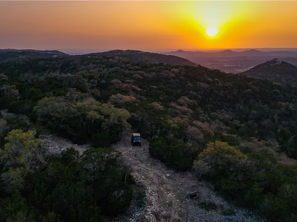 3939 Bear Springs Rd, Pipe Creek, TX 78063