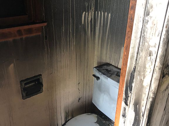 3rd image of 41658 Whittier Ave
