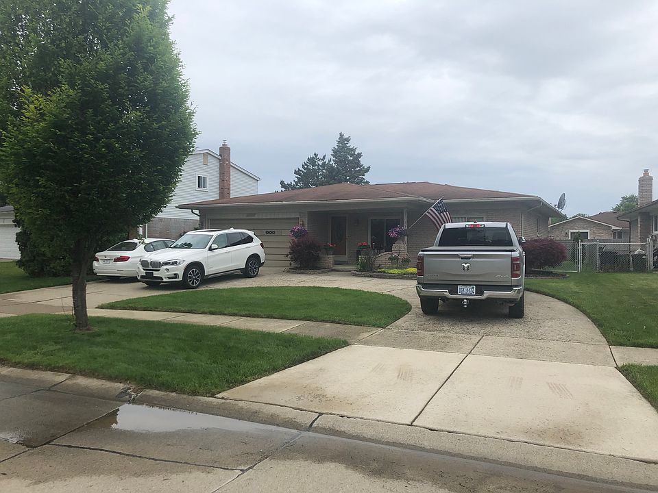1st image of 39333 Quinn Dr