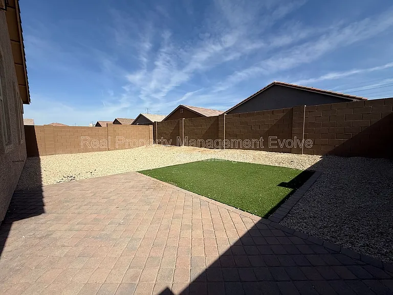 6324 W Warner St — Photo 33