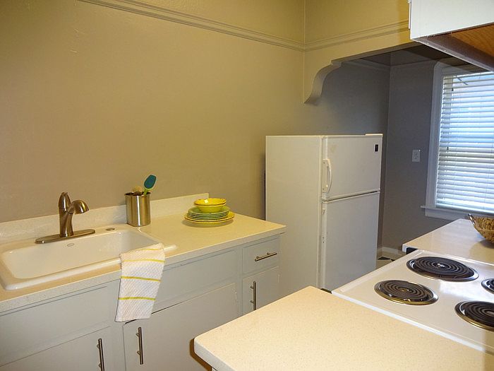 1st image of 1705 N St APT 05