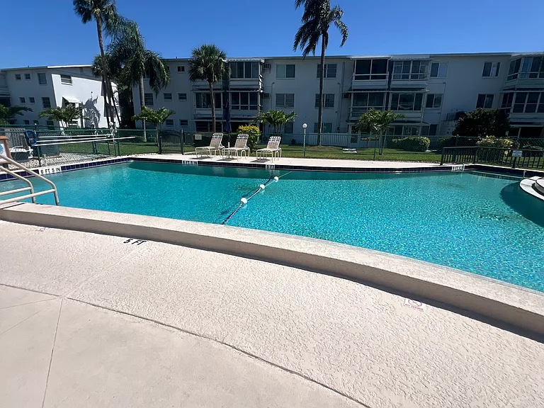 2041 Sunset Dr #E32 — Photo 17