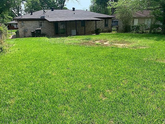 Large fenced in back yard