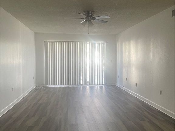 5th image of 3706 Broadway APT 27