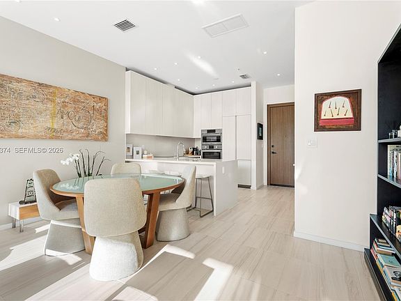 4th image of 3156 SW 27th Ave Unit 202