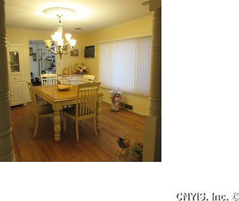 2nd image of 106 Curtis St