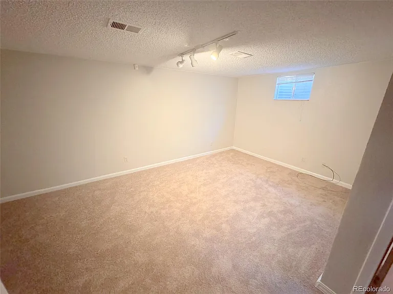 8674 Bluegrass Cir — Photo 14