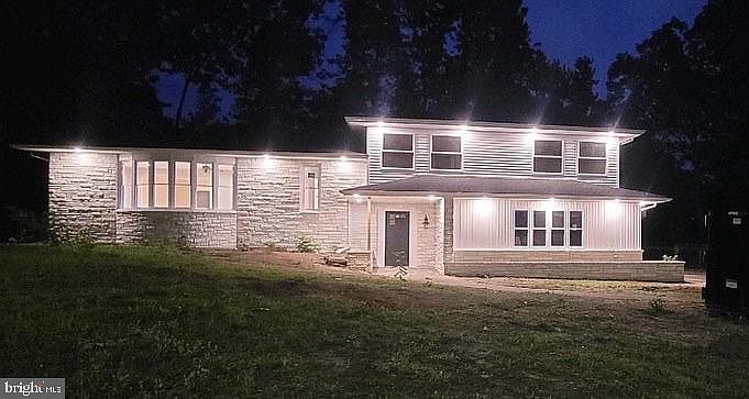2nd image of 130 West Ln