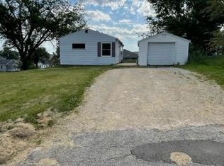 1145 20th Ave SW, Cedar Rapids, IA 52404