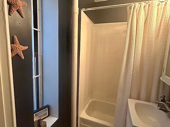 5th image of 302 Mott St APT 7