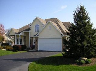 389 Fair Oaks Dr, Williams Bay, WI