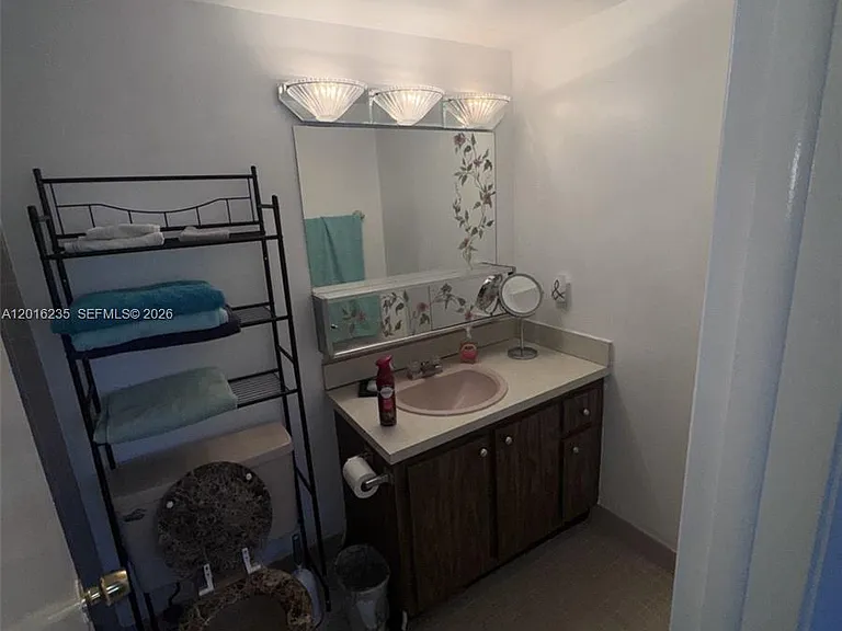 1025 SE 3rd Ave #102 — Photo 13