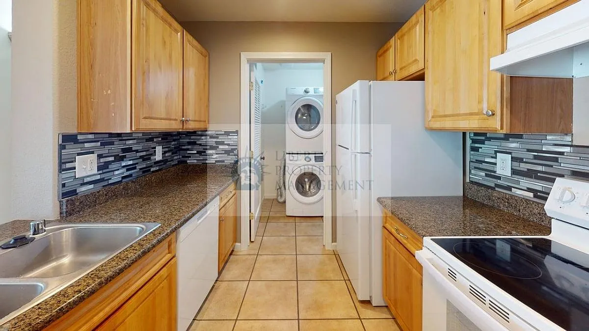 2 bed, 1136 sqft, $1,850 — Photo 1