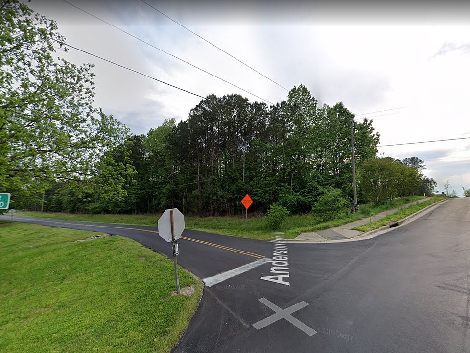 2nd image of 300 N Rogers Ln