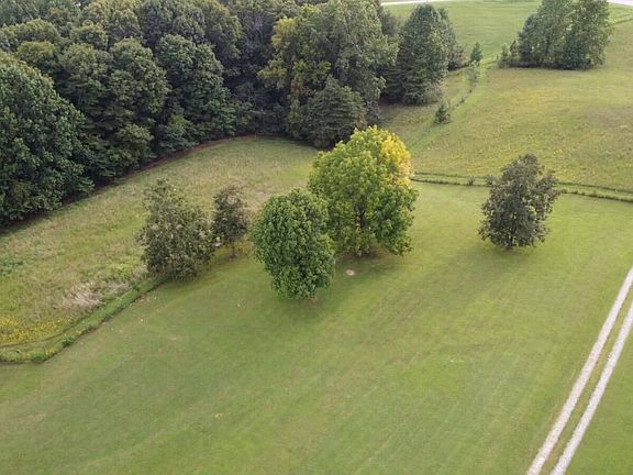 2nd image of 9228 Hidden Acres Rd
