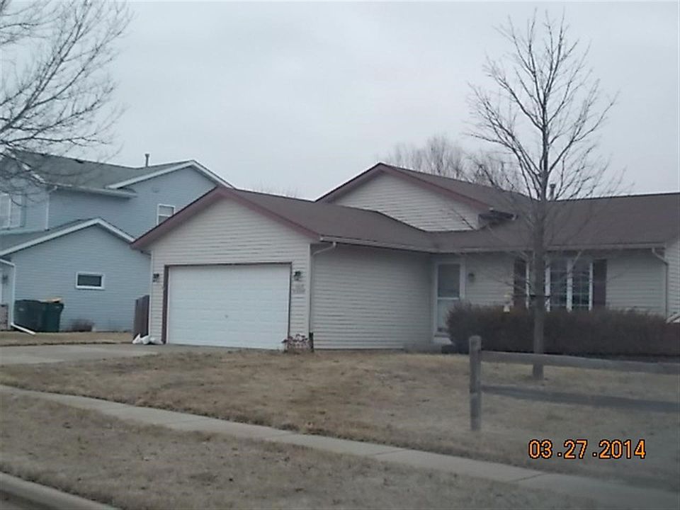 1st image of W201N16240 Ash Dr
