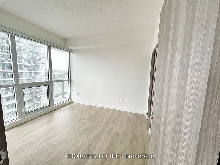 85 McMahon Dr #1506 — Photo 11