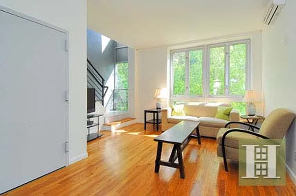 Rented by Halstead Real Estate | media 29