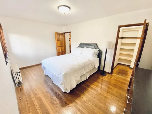 Ten-O-Five Anhalt Apartments