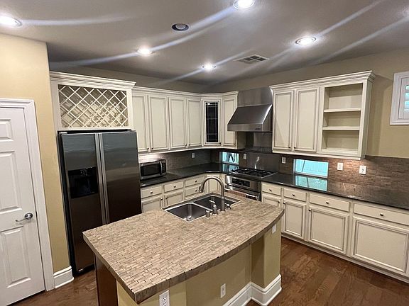 5th image of 8371 Legacy Arbor St