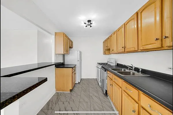 6700 S South Shore Dr — Photo 4