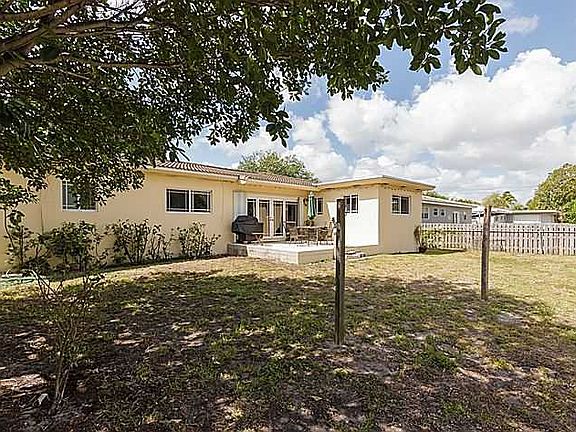 2nd image of 409 NW 111th Ter