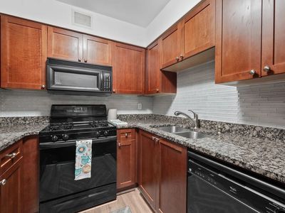 2479 Peachtree Rd NE APT 301, Atlanta, GA, 30305