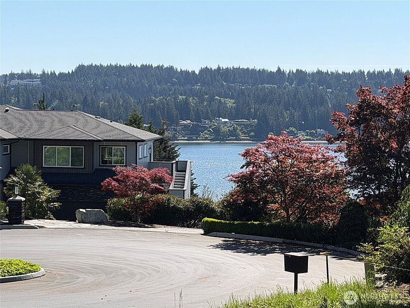 4th image of 13514 79th Avenue Ct NW