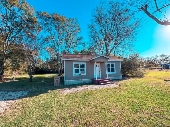 411 Watkins St, Elkhart, TX 75839