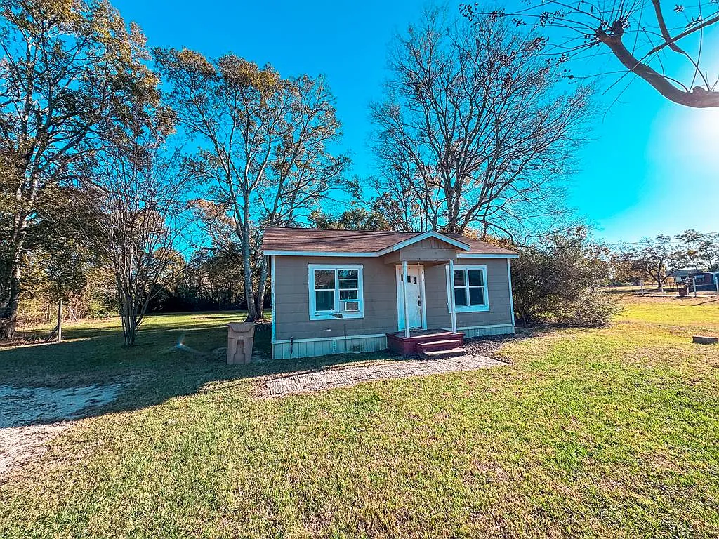 411 Watkins St photo 1