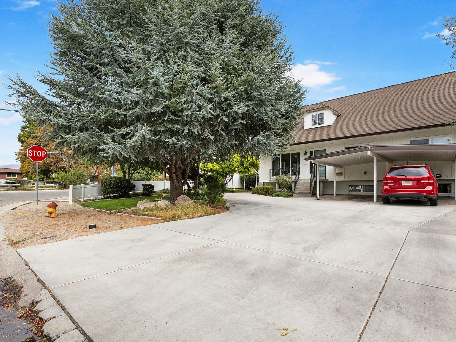 4 bed, 1745 sqft, $2,850 — Photo 2