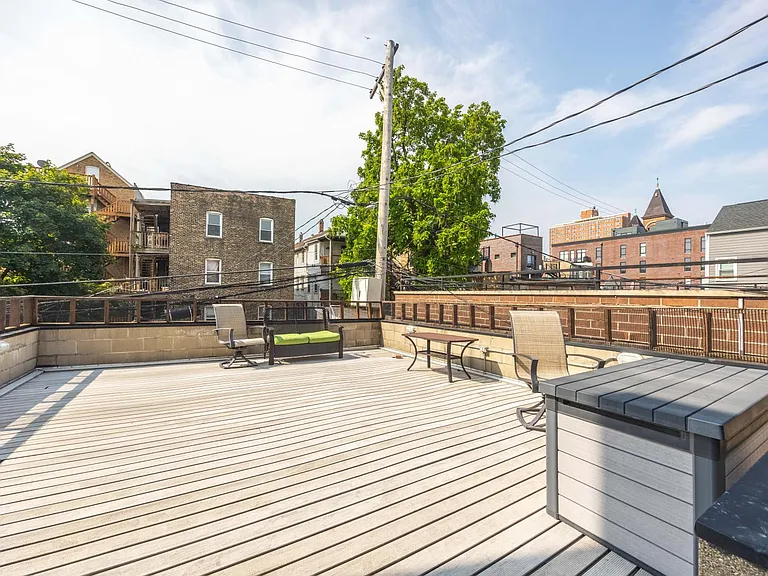 1333 W Walton St #2 — Photo 32