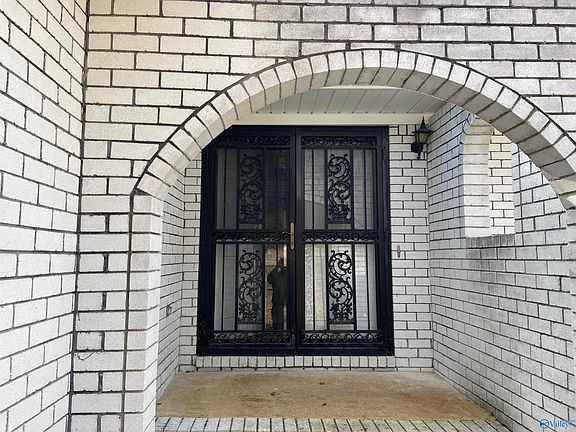 4th image of 2006 County Park Rd