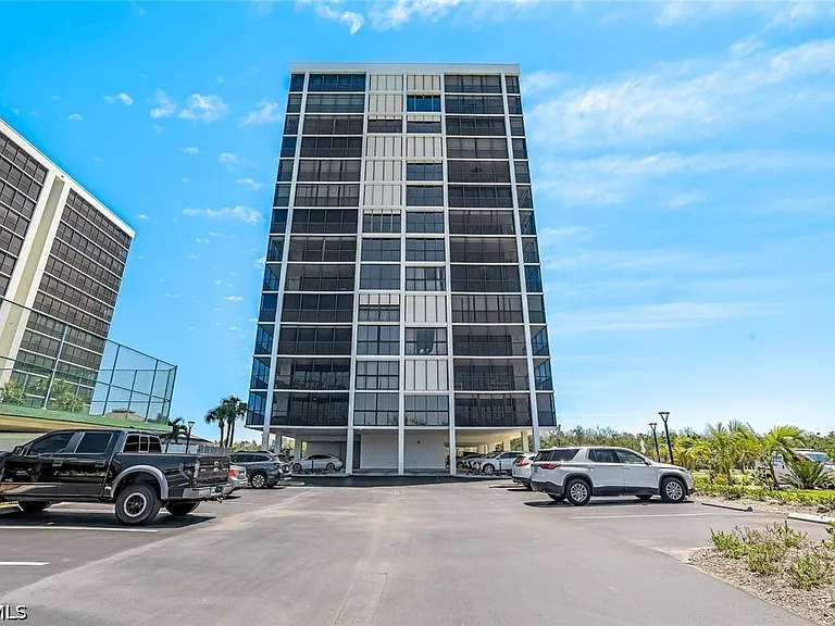 26235 Hickory Blvd #7B — Photo 3