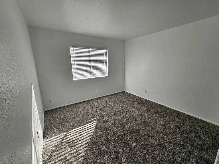 3365 Scottsdale Rd #4 — Photo 2