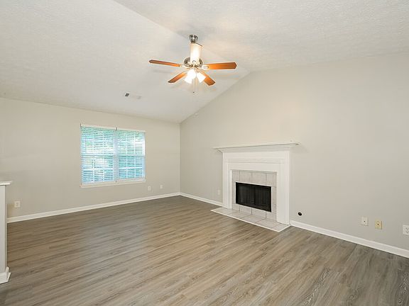 4th image of 172 Williamsburg Way