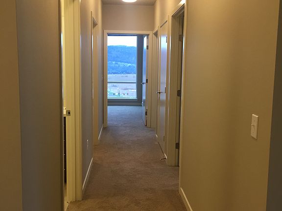 4th image of 975 NE Discovery Dr Unit 302
