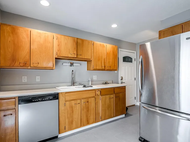 532 S Union Blvd — Photo 4