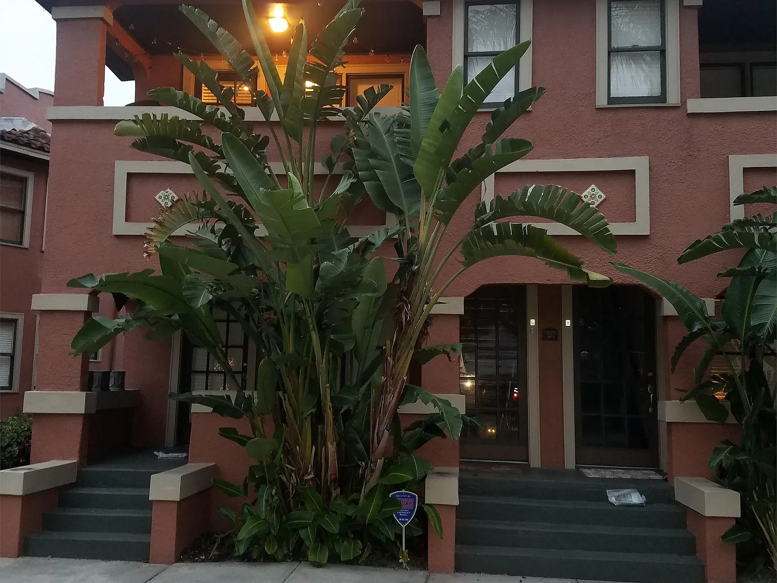 2 bed, 1020 sqft, $2,050 — Photo 2